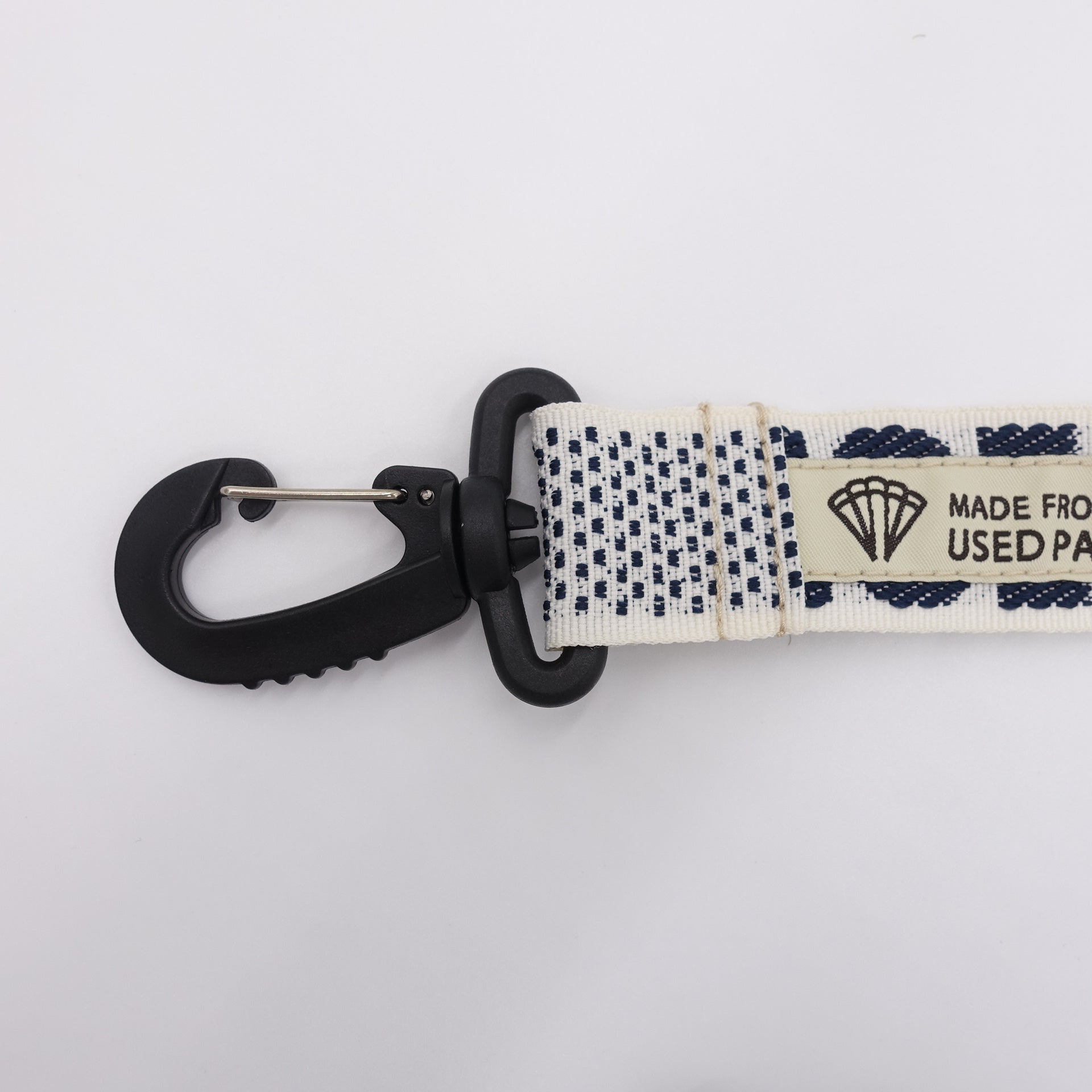 ADJUSTABLE TAPE SHOULDER