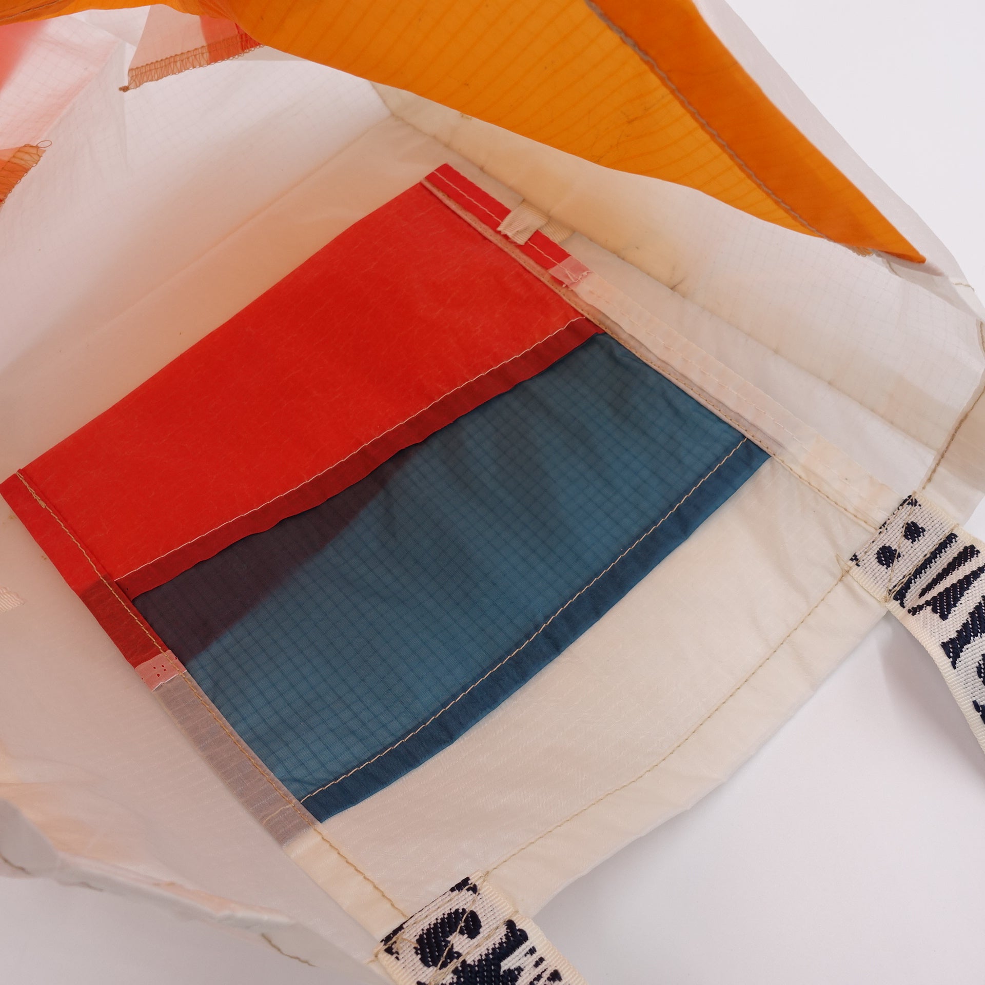 EXCLUSIVE CUT_TOTE M