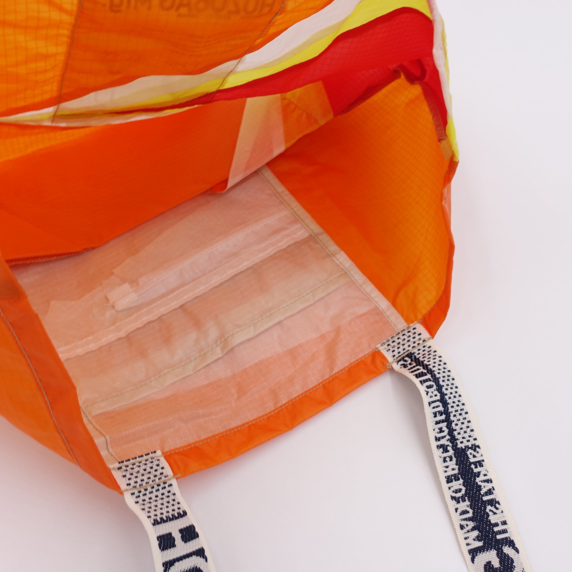 EXCLUSIVE CUT_TOTE M