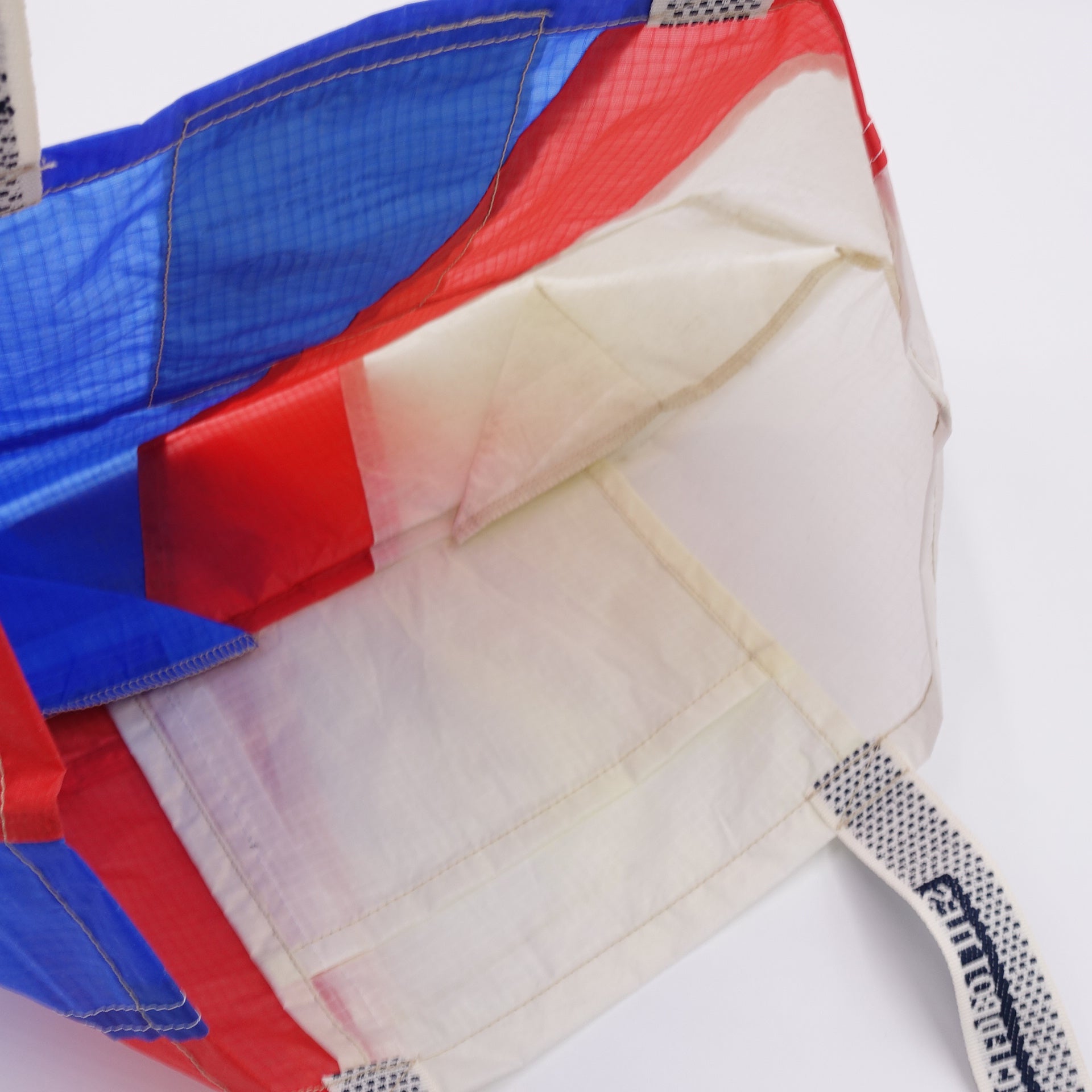 EXCLUSIVE CUT_TOTE M