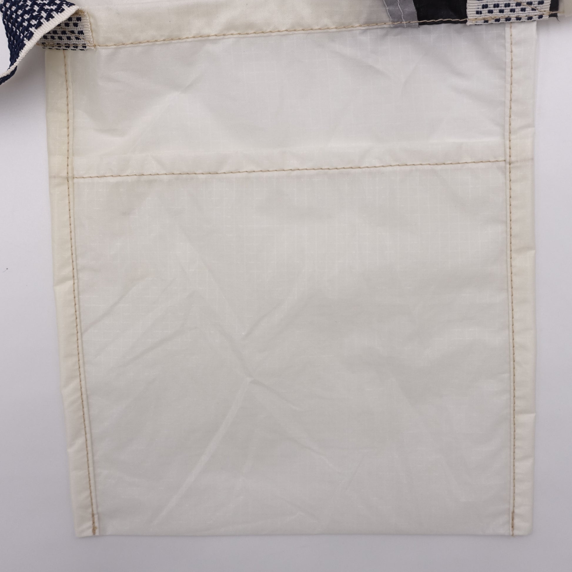 EXCLUSIF CUT_TOTE L