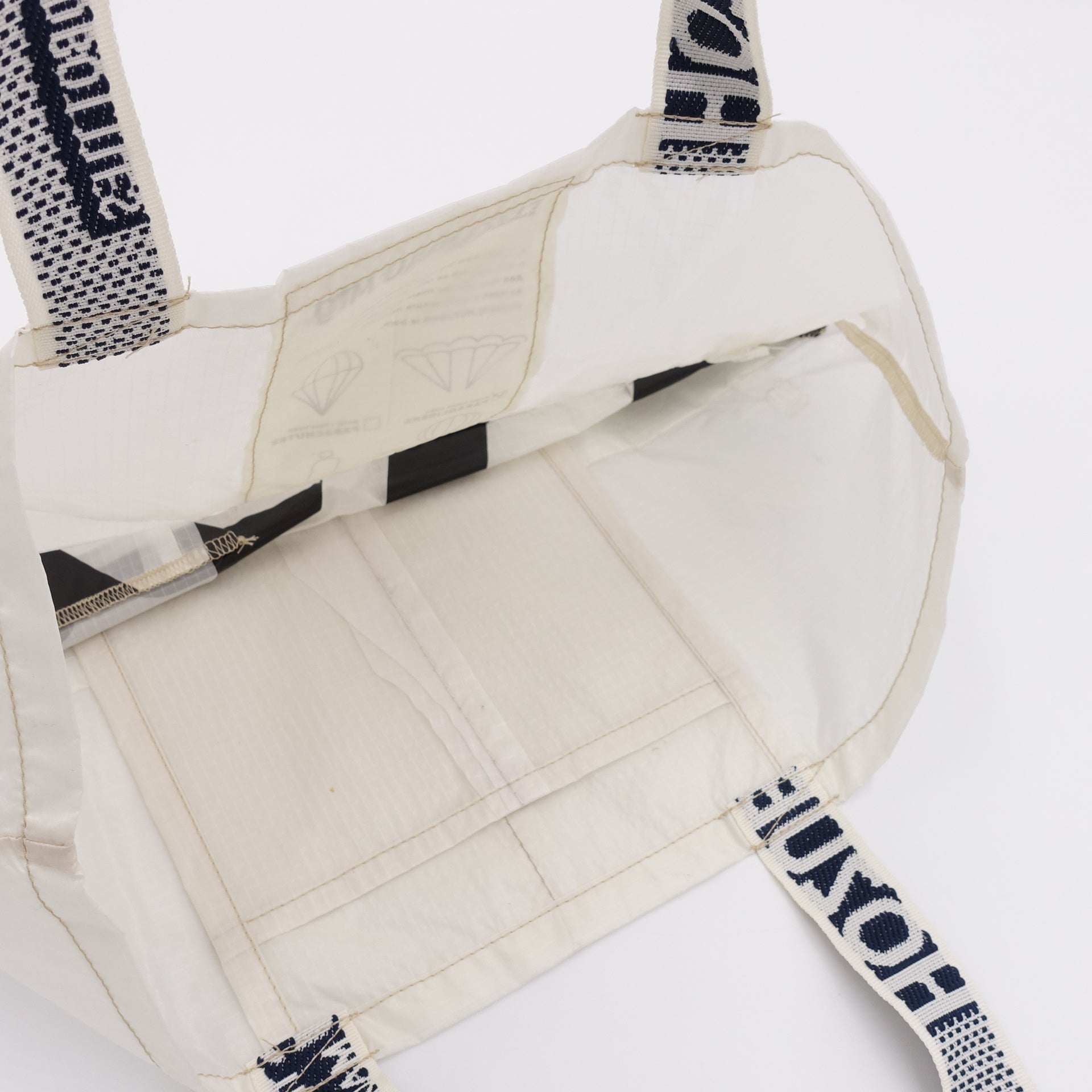 EXCLUSIVE CUT_TOTE M