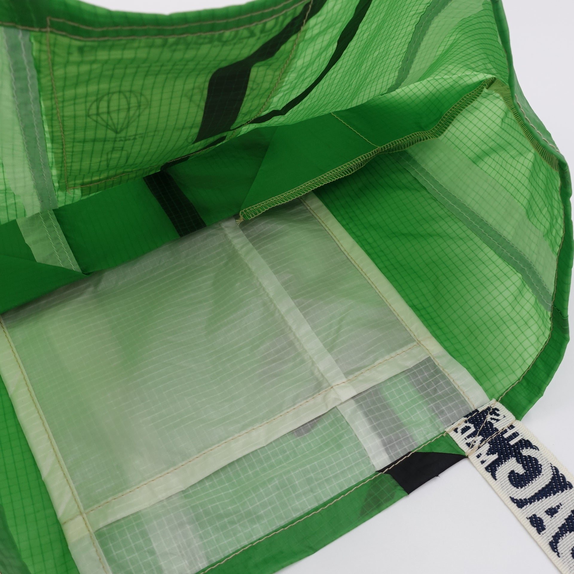 EXCLUSIVE CUT_TOTE M