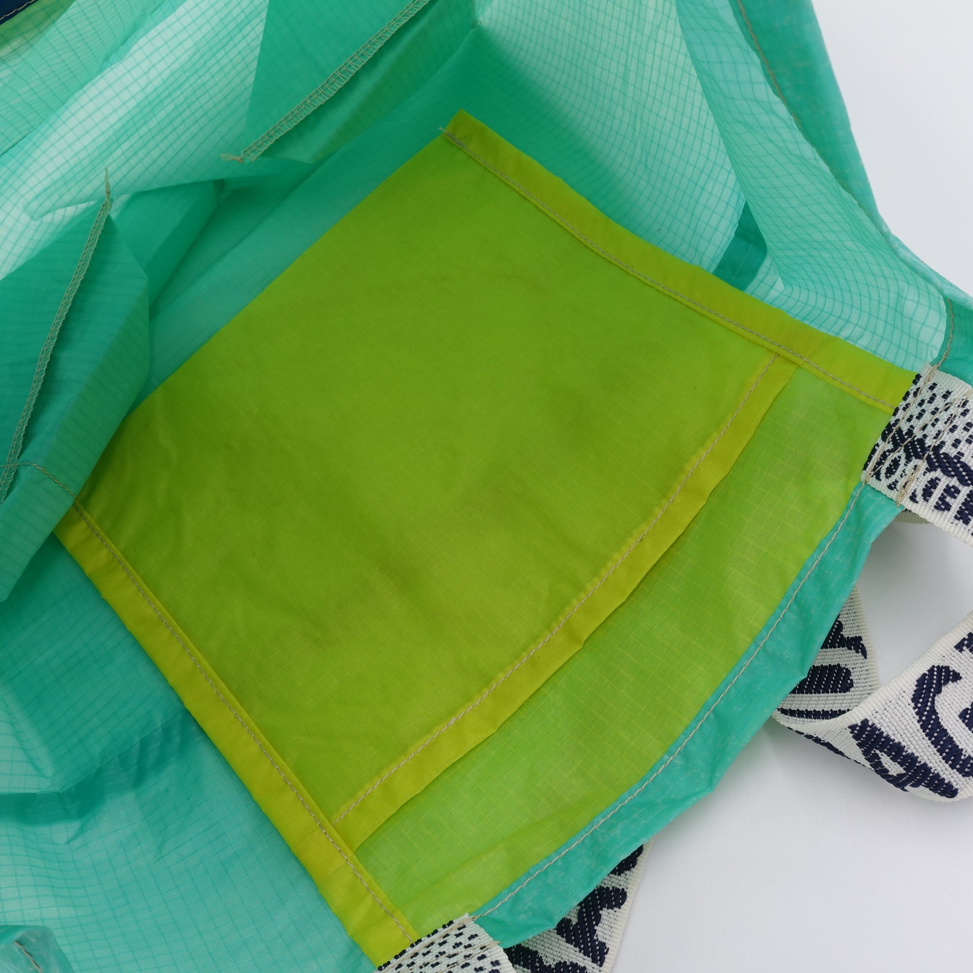 EXCLUSIVE CUT_TOTE M