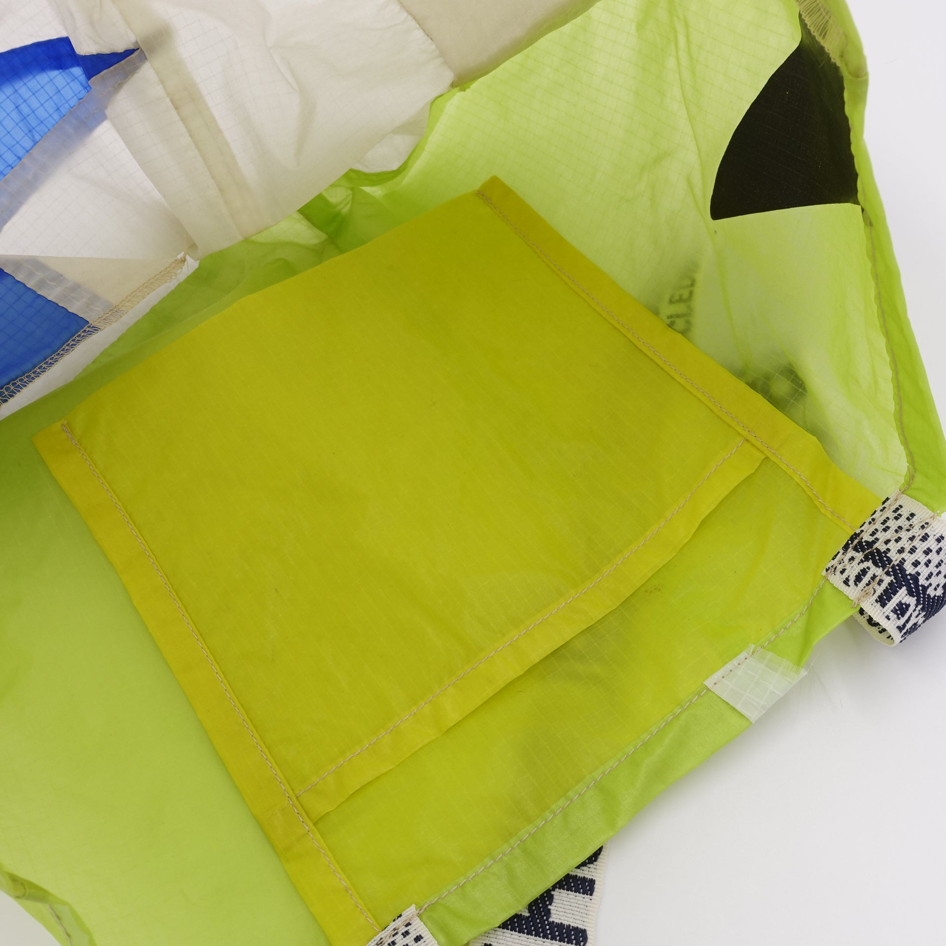 EXCLUSIVE CUT_TOTE M