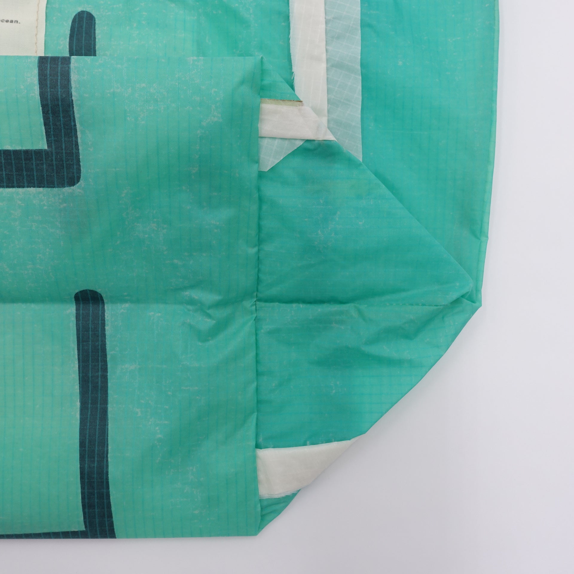 EXCLUSIVE CUT_TOTE M