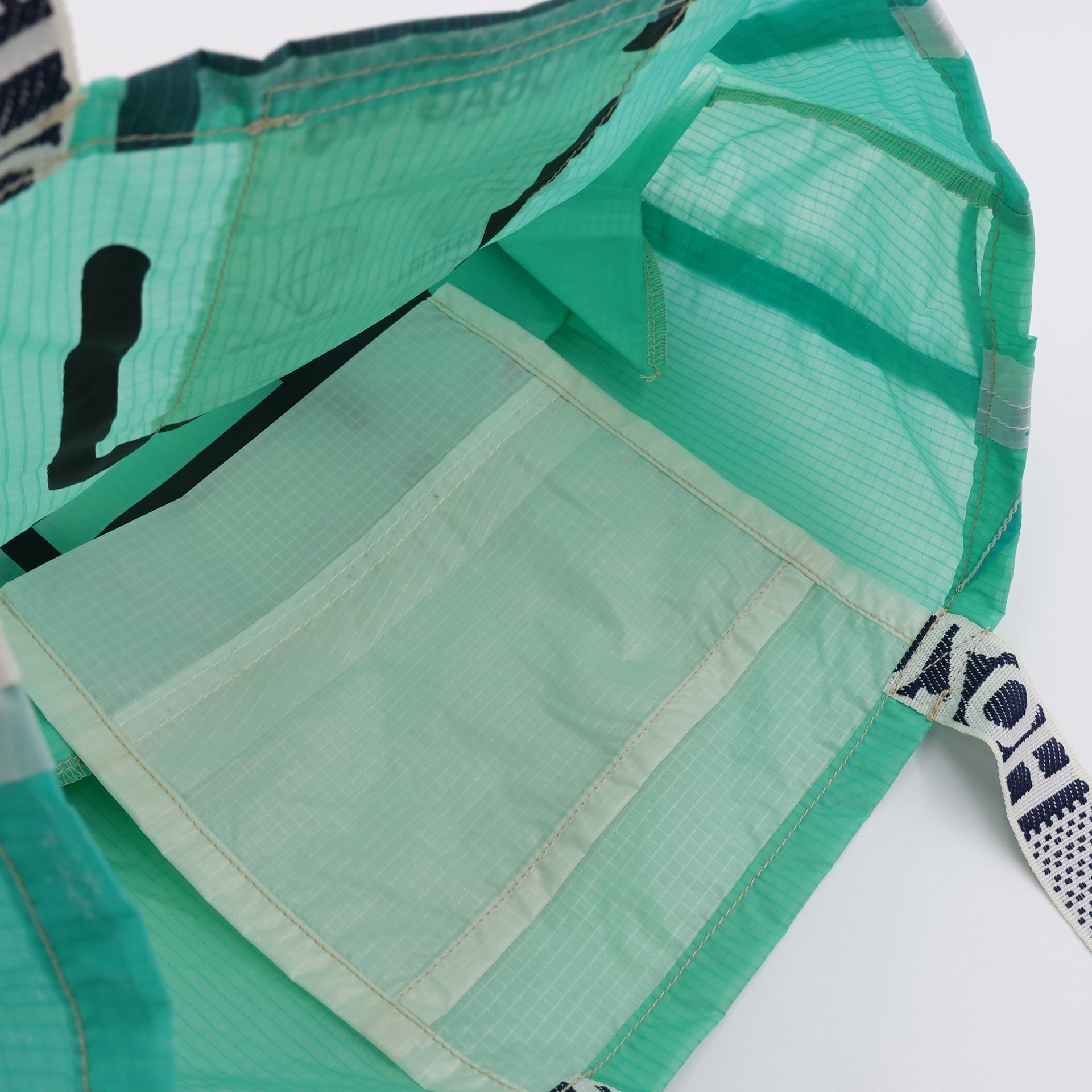 EXCLUSIVE CUT_TOTE M