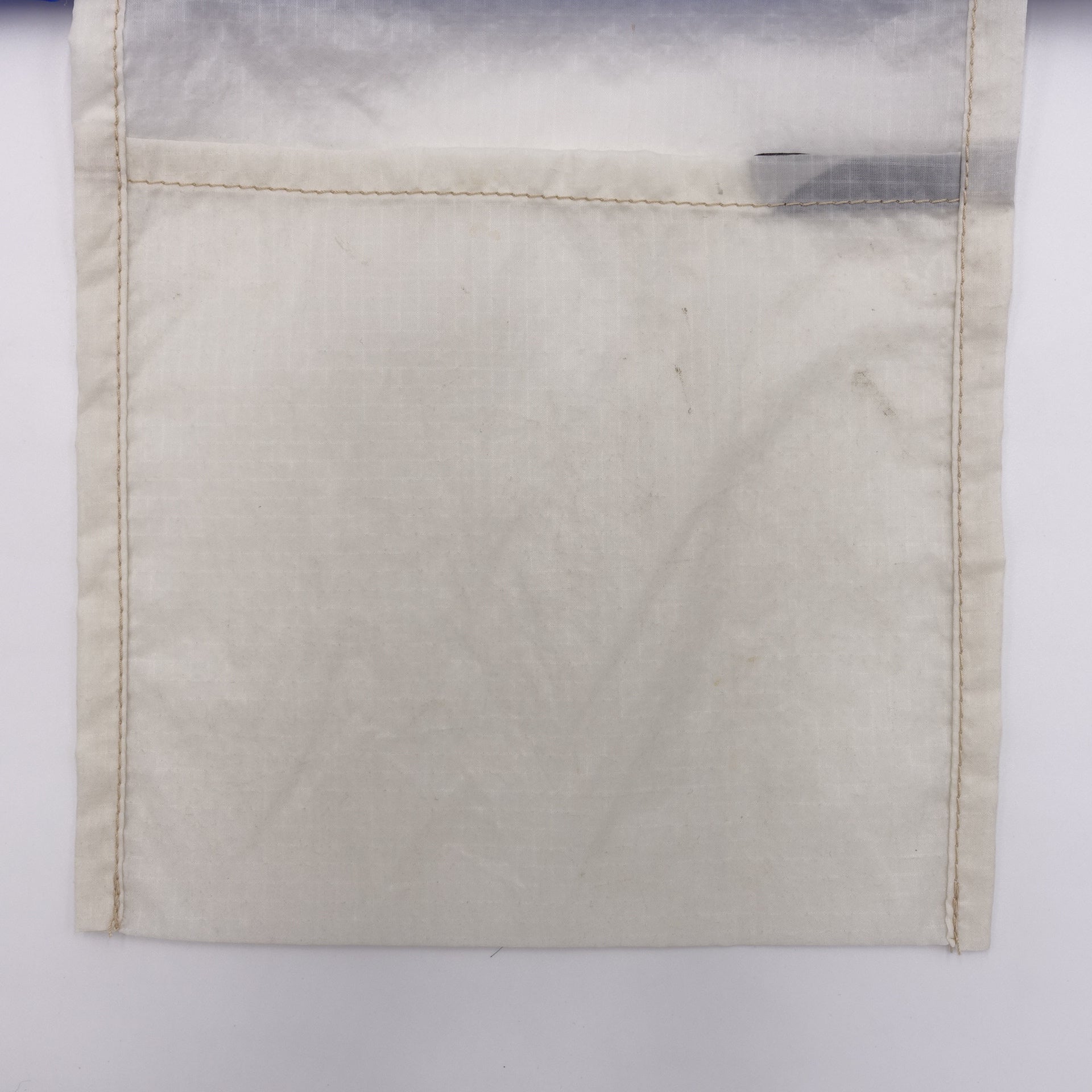 EXCLUSIF CUT_TOTE L