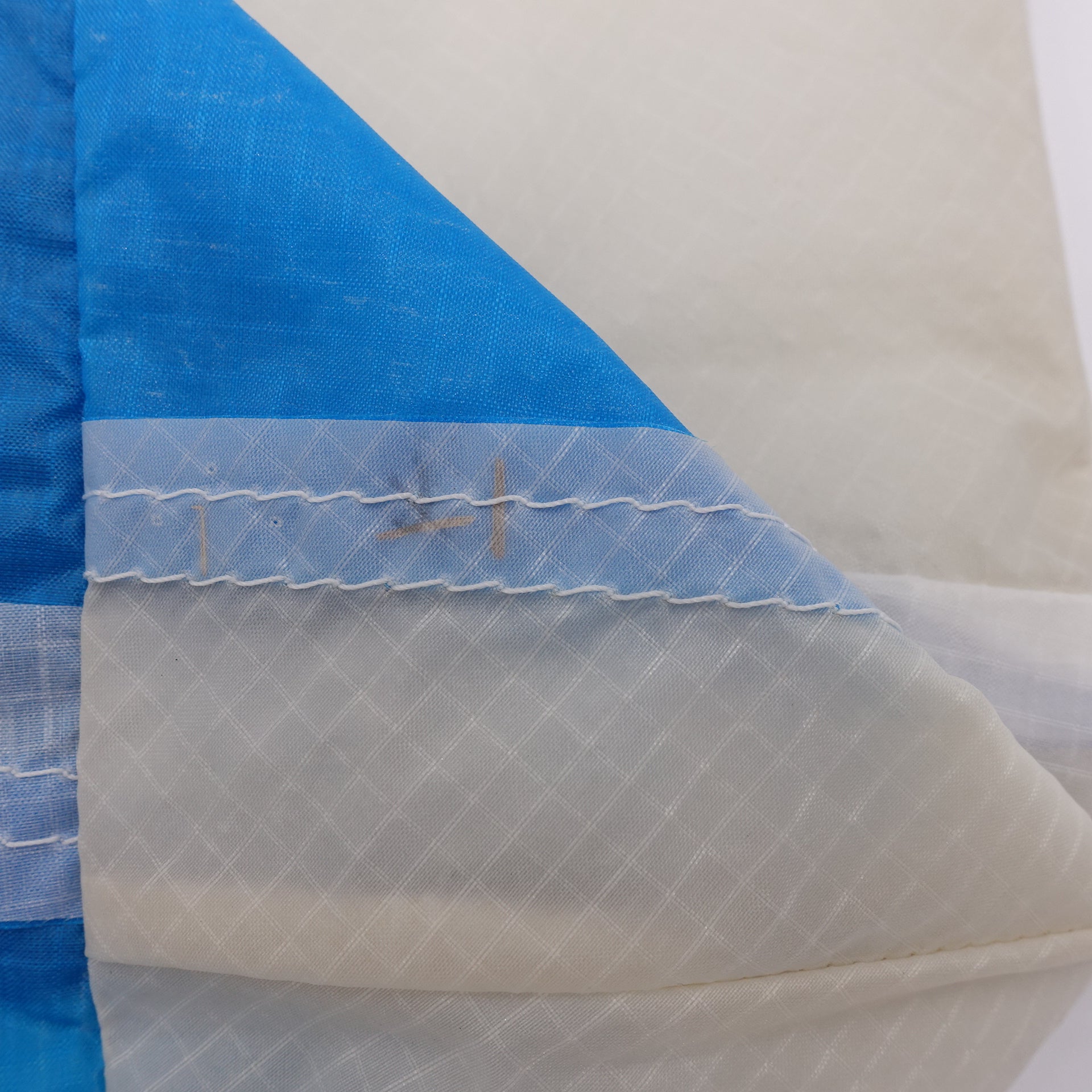 EXCLUSIVE CUT_TOTE M