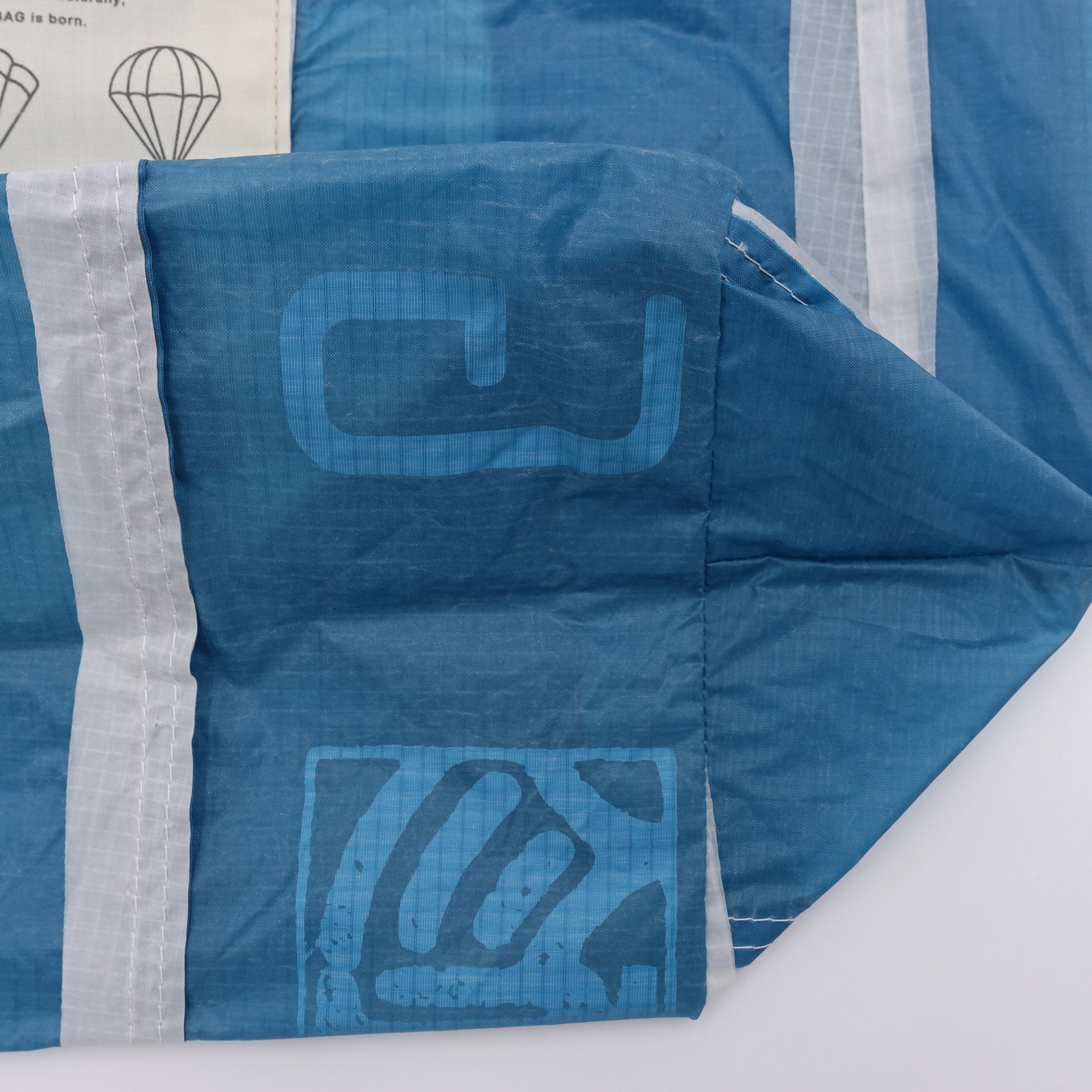 EXCLUSIVE CUT_TOTE M