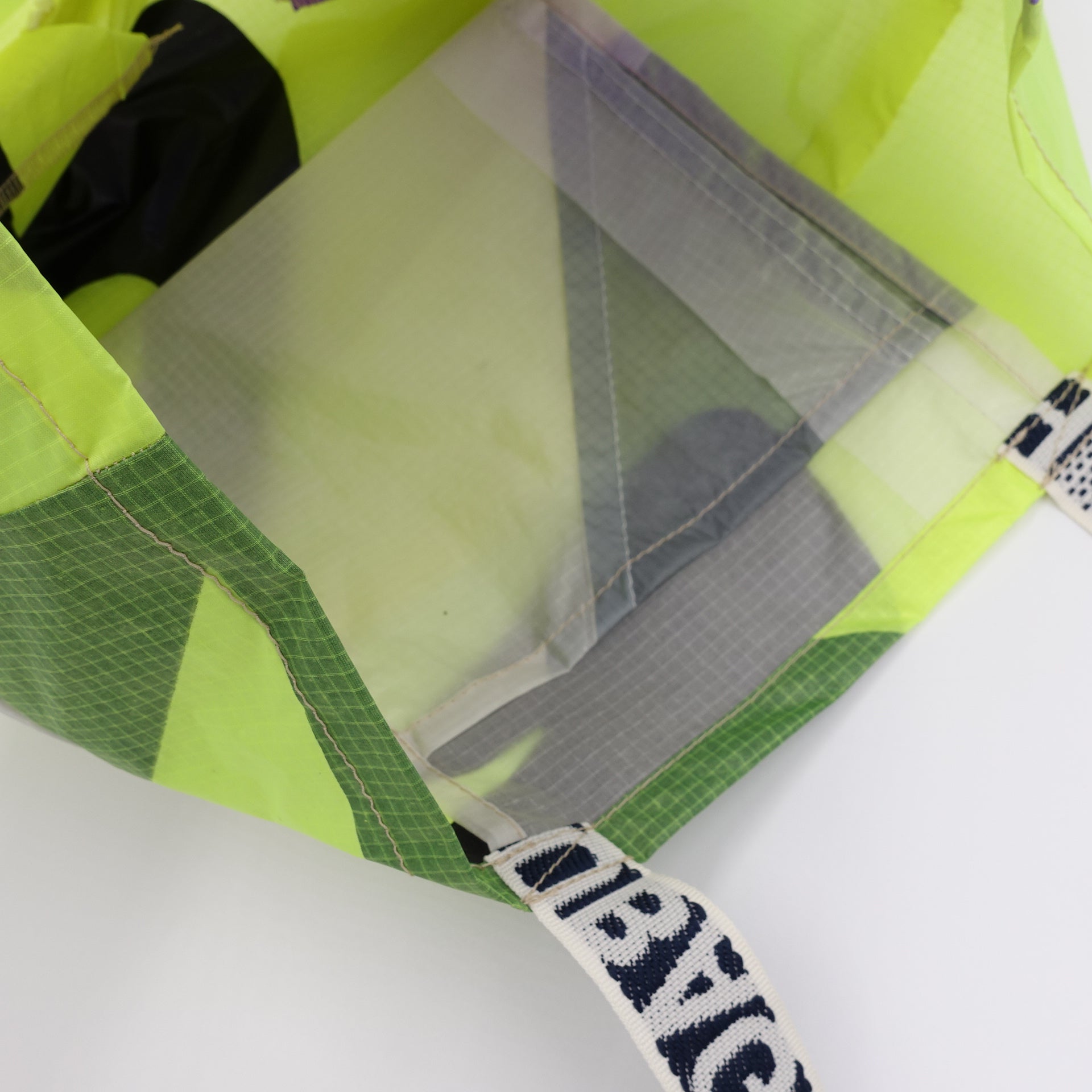 EXCLUSIVE CUT_TOTE M