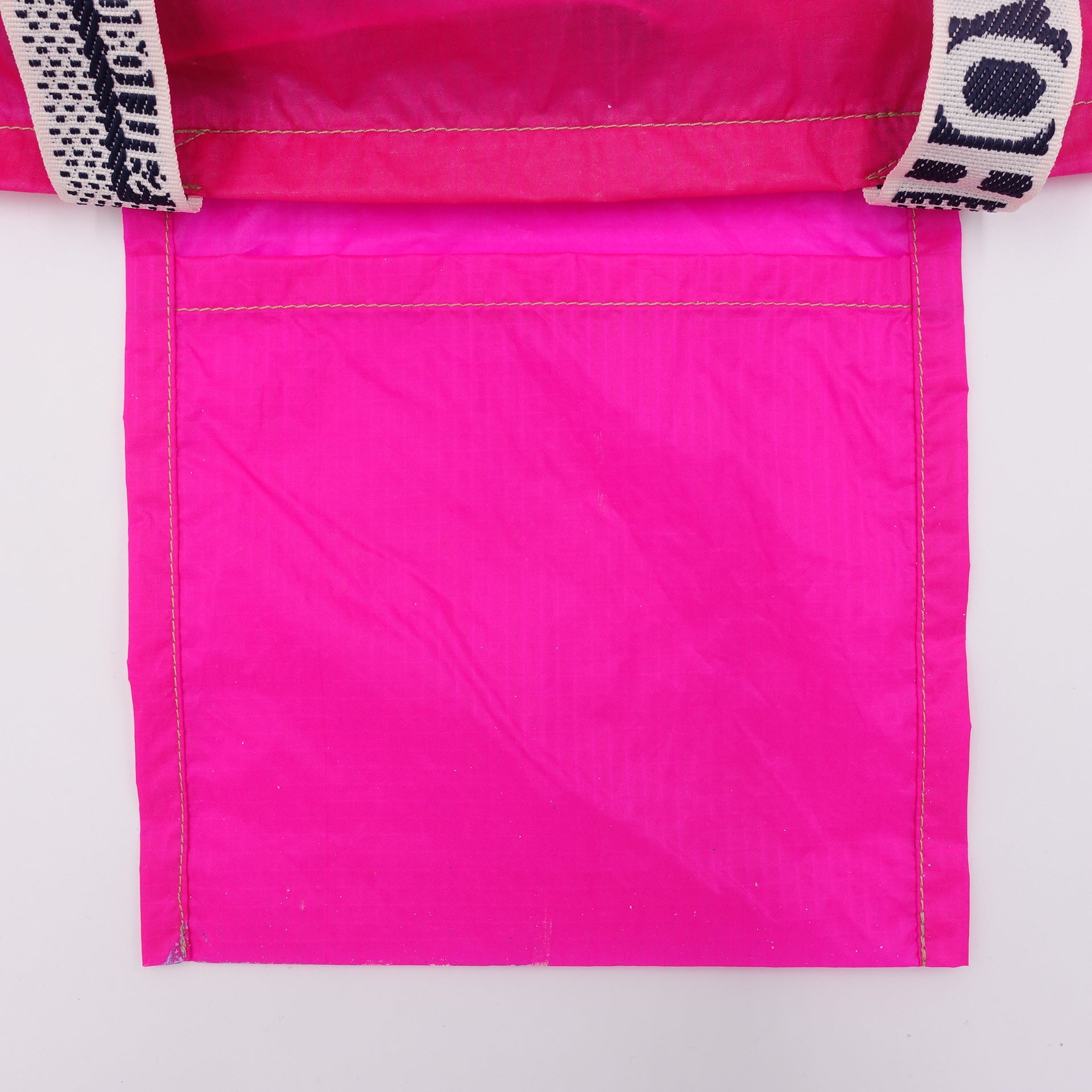 EXCLUSIVE CUT_TOTE M