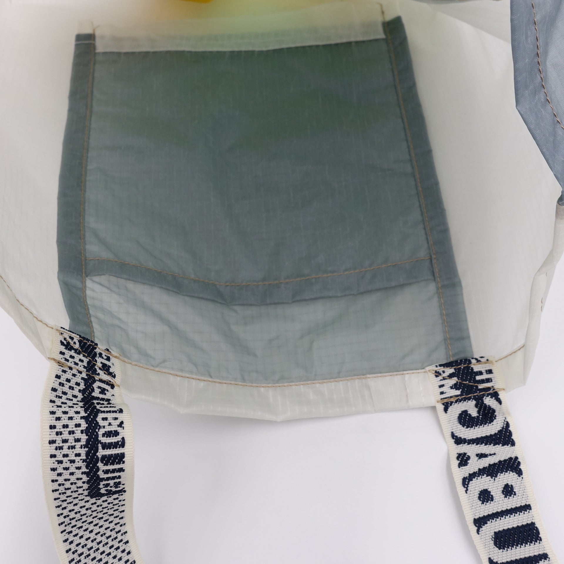 EXCLUSIVE CUT_TOTE M