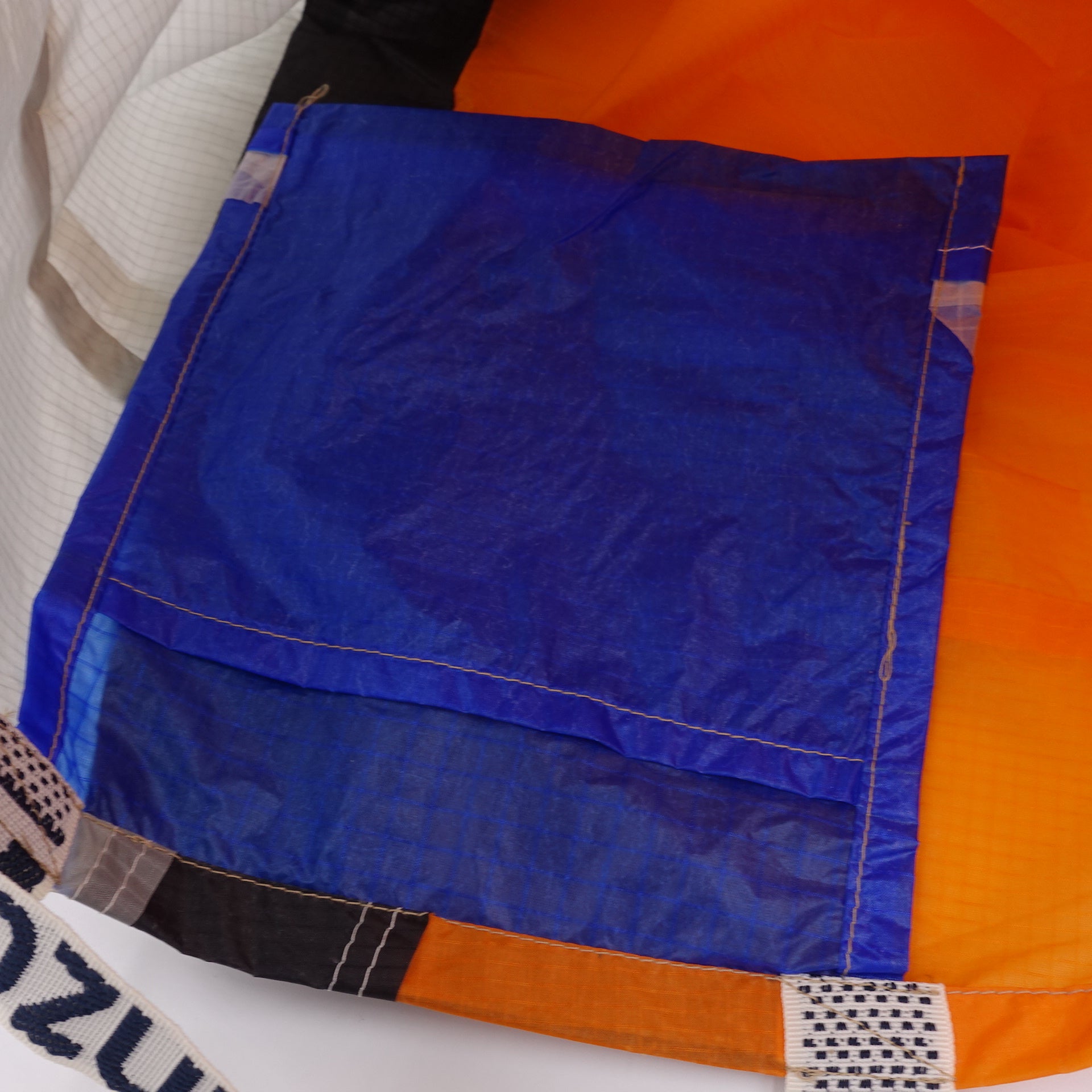 EXCLUSIVE CUT_TOTE M