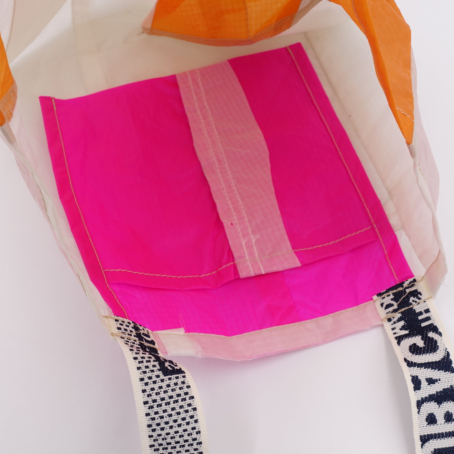 EXCLUSIVE CUT_TOTE M