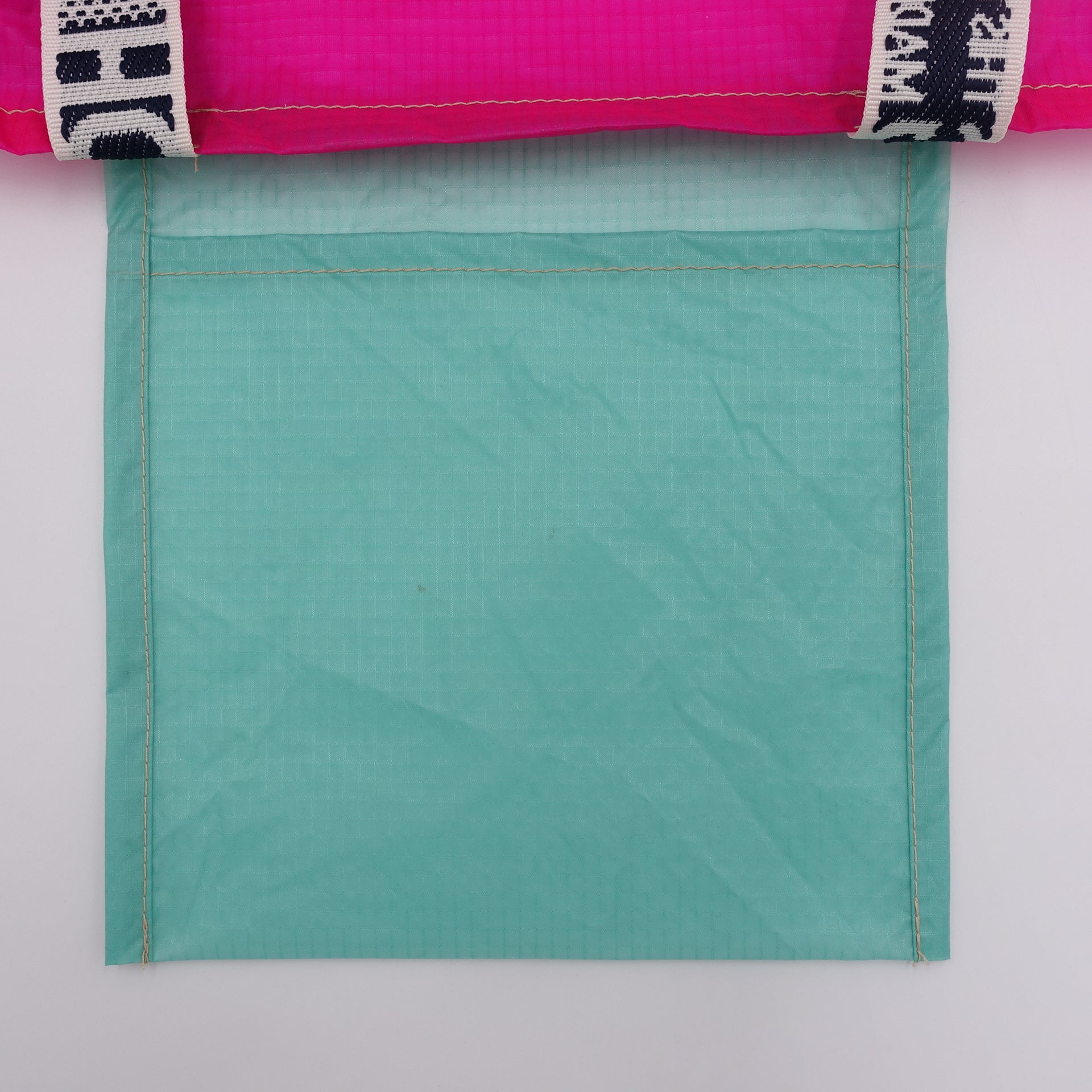 EXCLUSIVE CUT_TOTE M