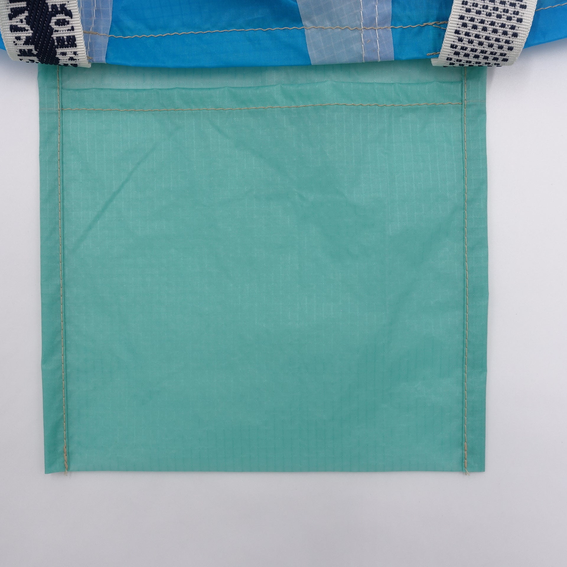 EXCLUSIVE CUT_TOTE M