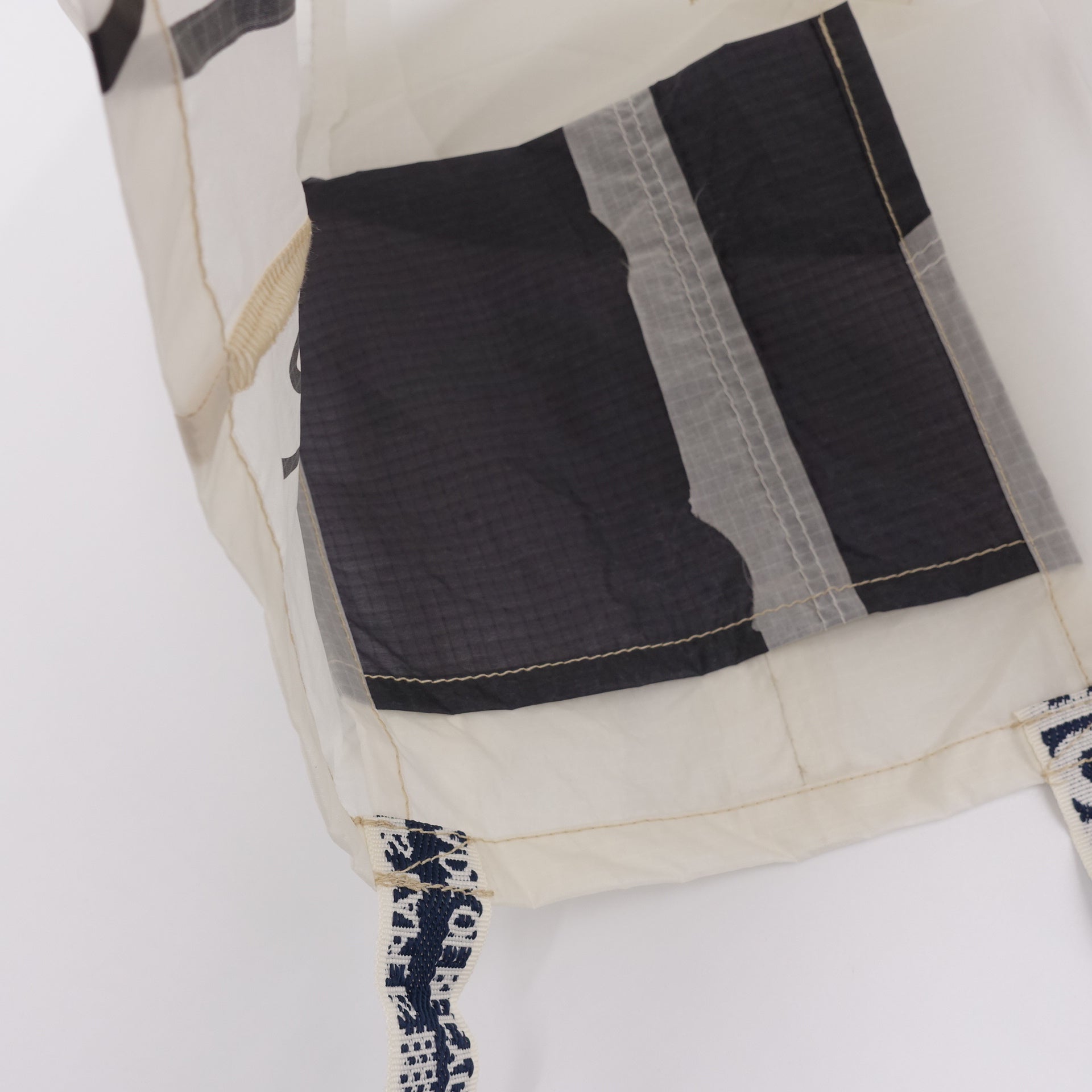 EXCLUSIVE CUT_TOTE M