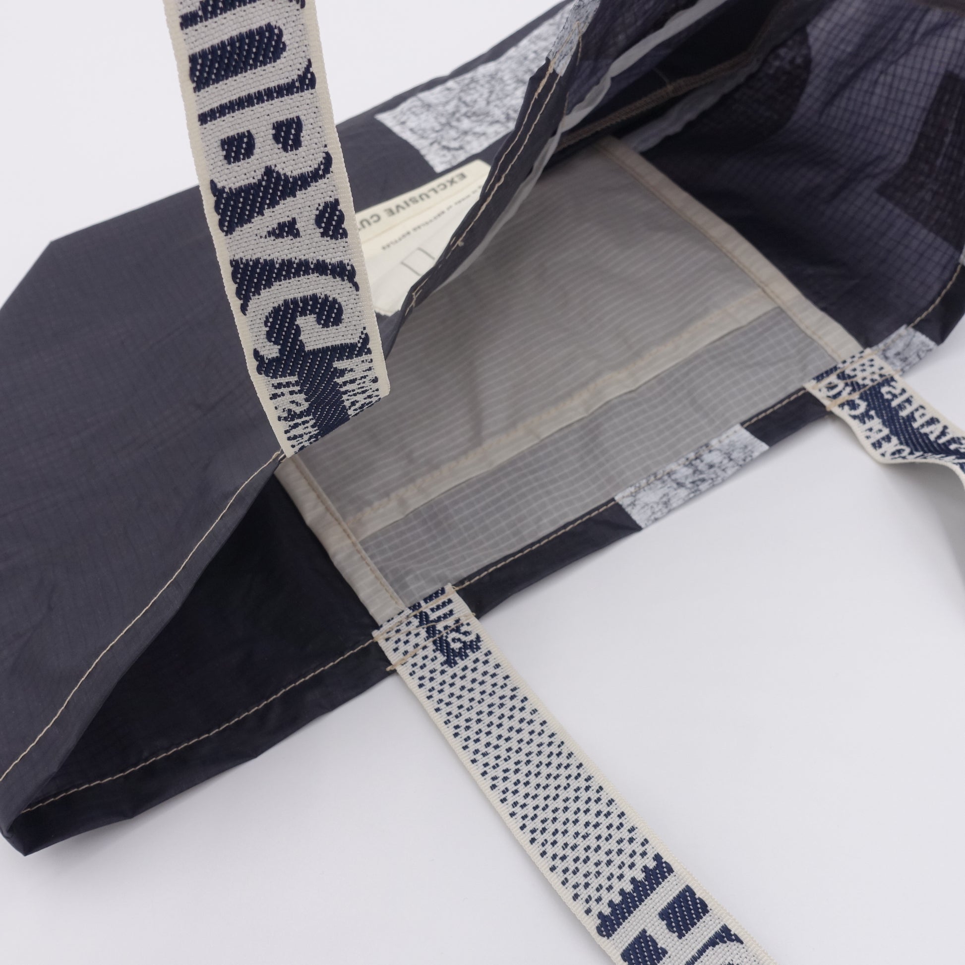 EXCLUSIVE CUT_TOTE M