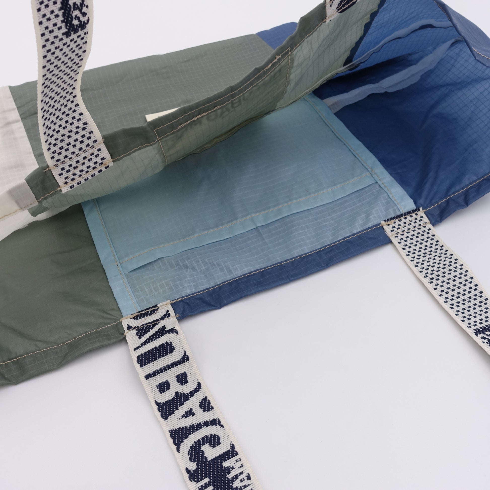 EXCLUSIVE CUT_TOTE M