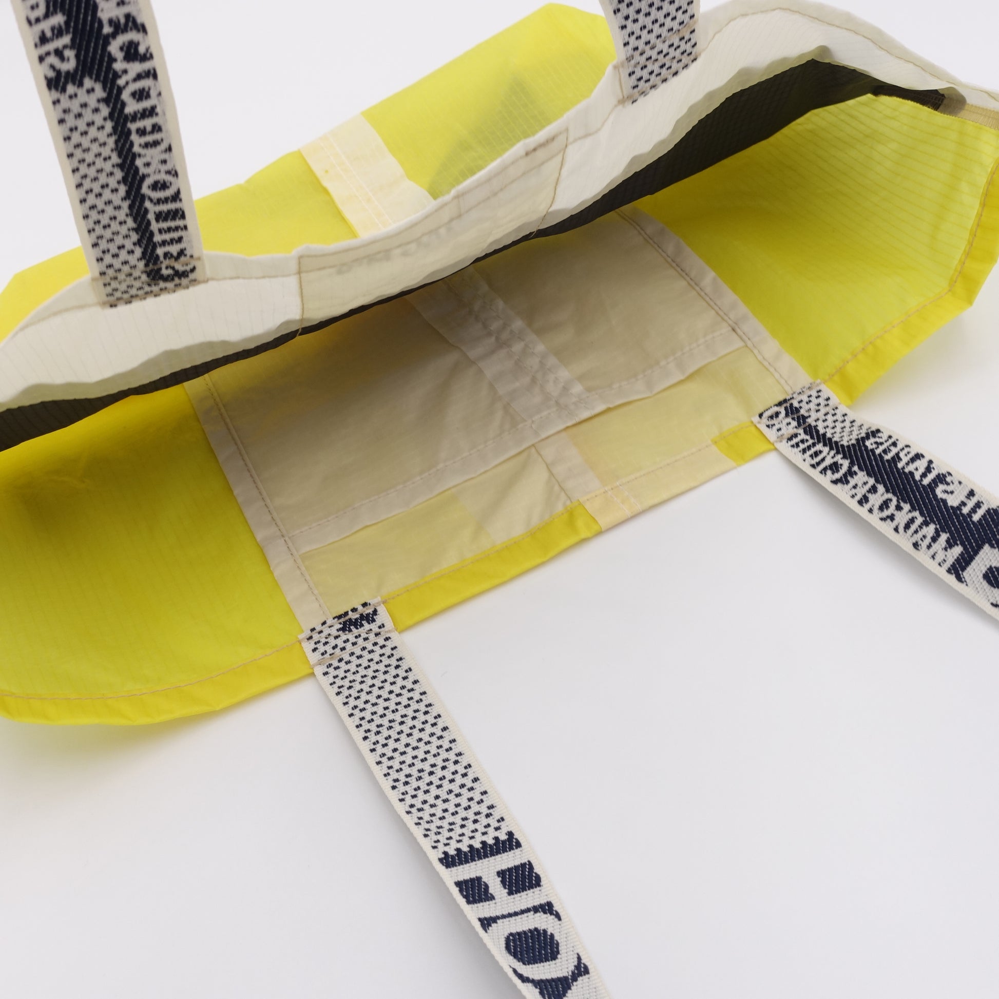 EXCLUSIVE CUT_TOTE M