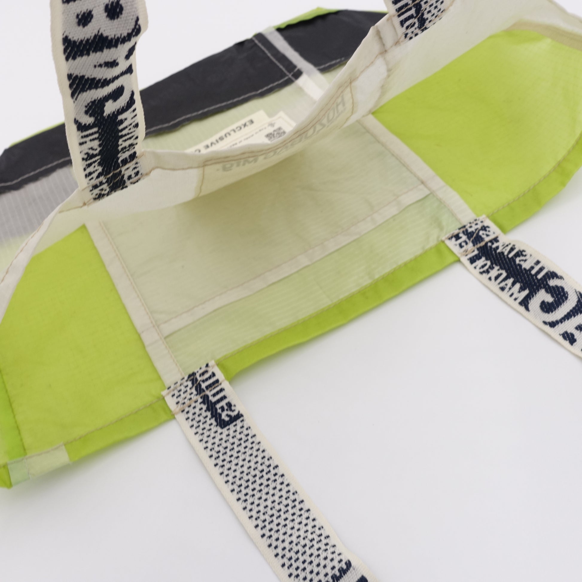 EXCLUSIVE CUT_TOTE M