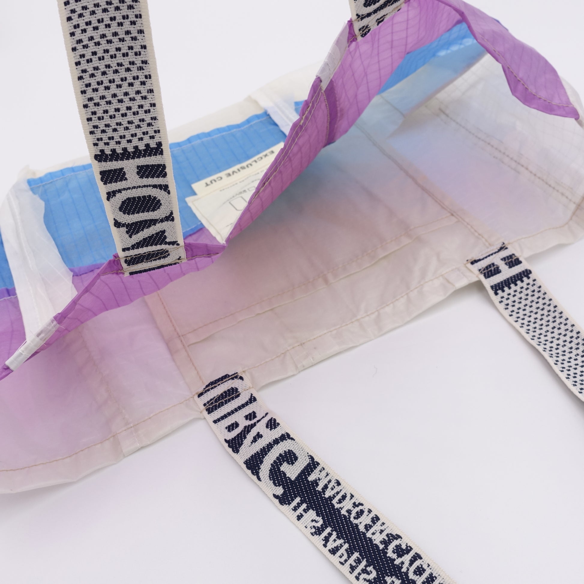 EXCLUSIVE CUT_TOTE M