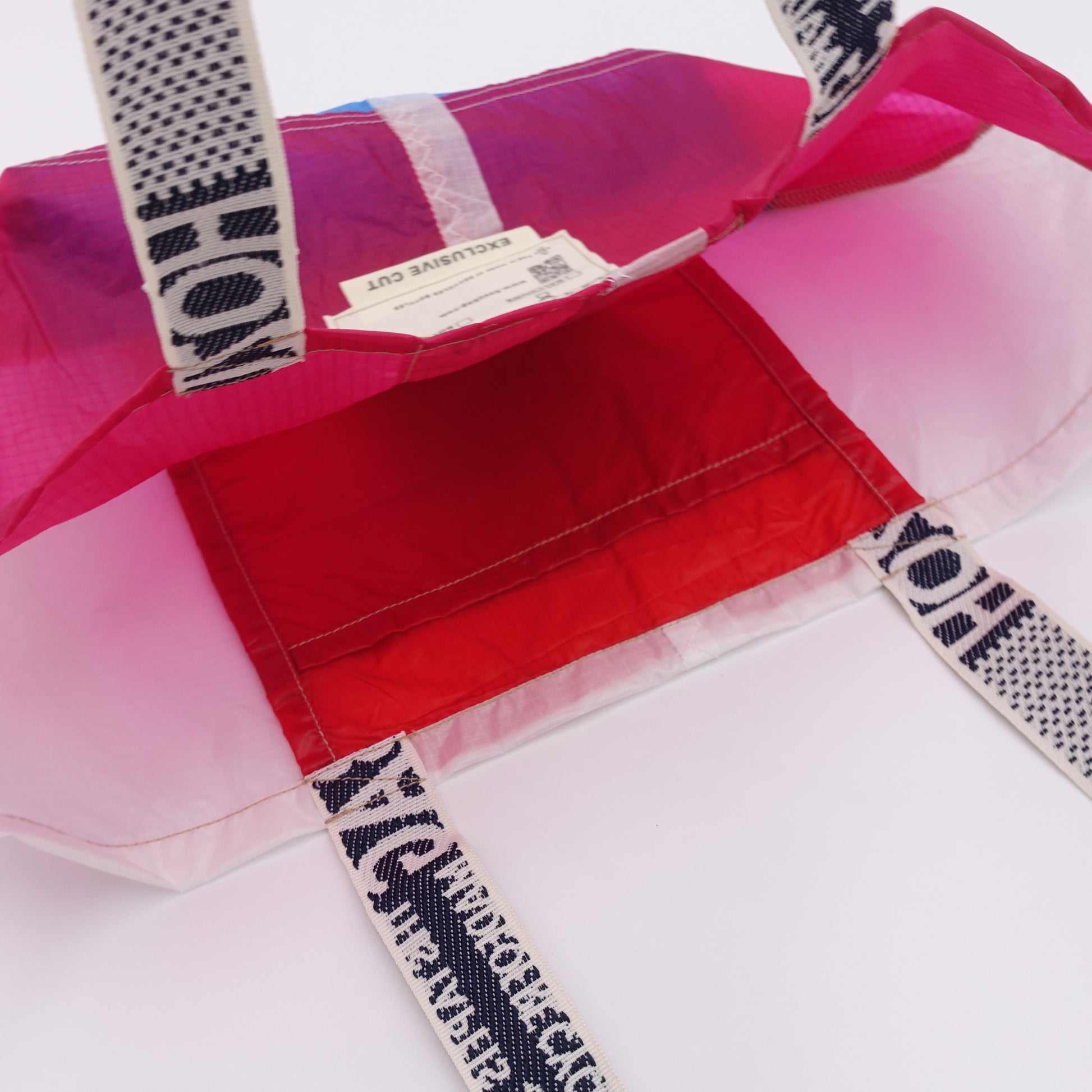 EXCLUSIVE CUT_TOTE M