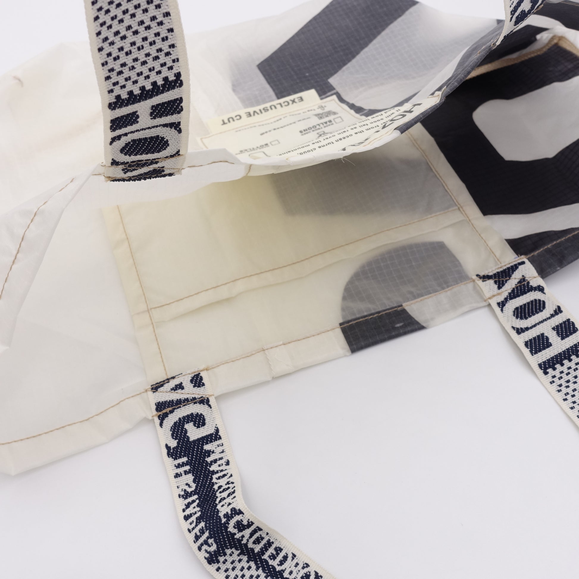 EXCLUSIVE CUT_TOTE M