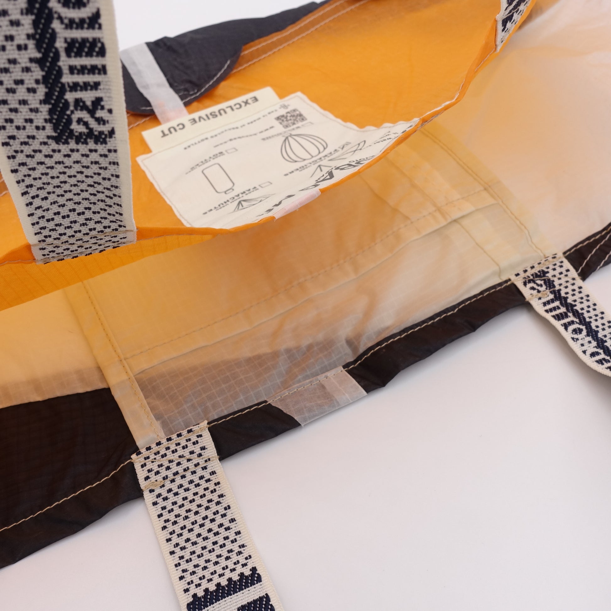 EXCLUSIVE CUT_TOTE M