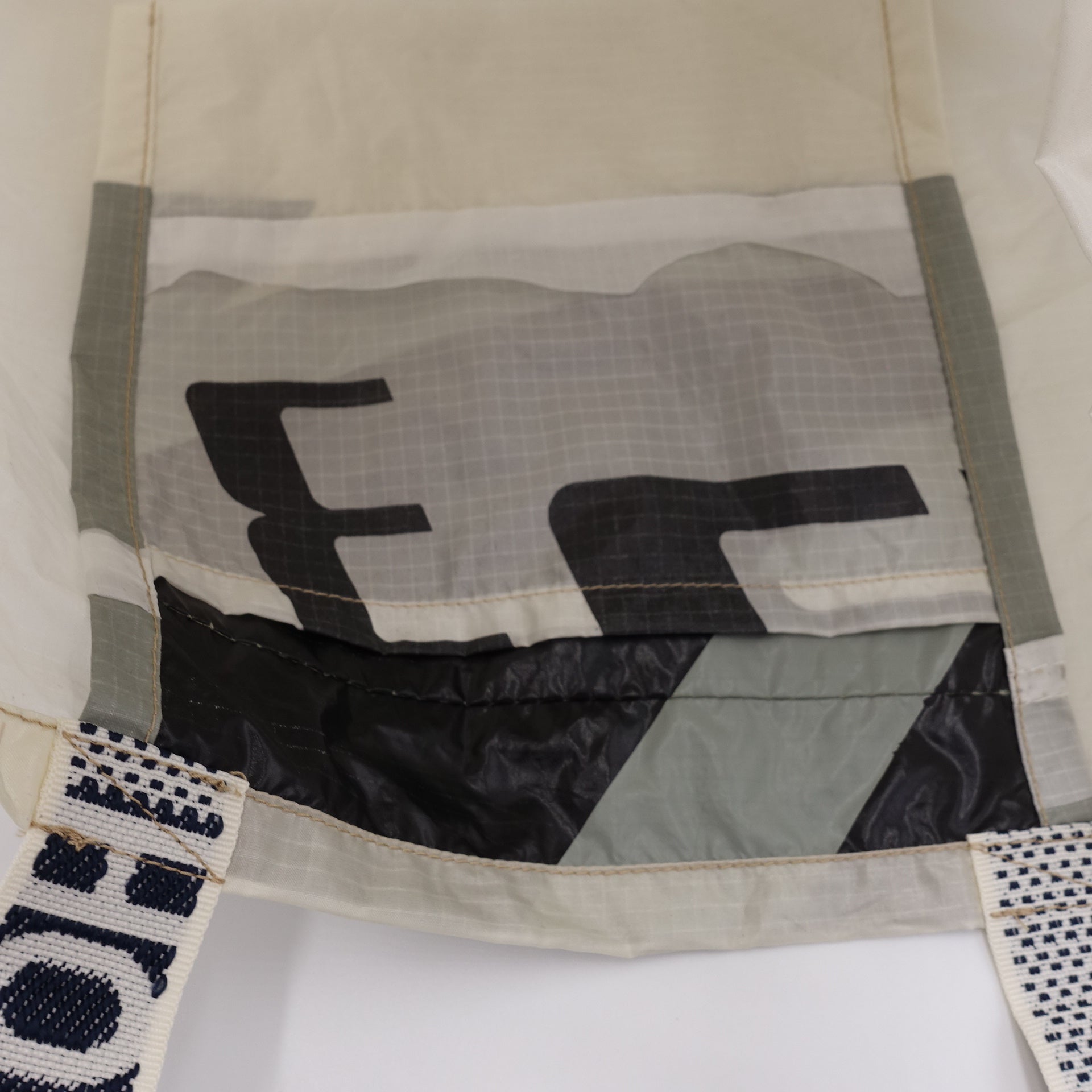 EXCLUSIVE CUT_TOTE M