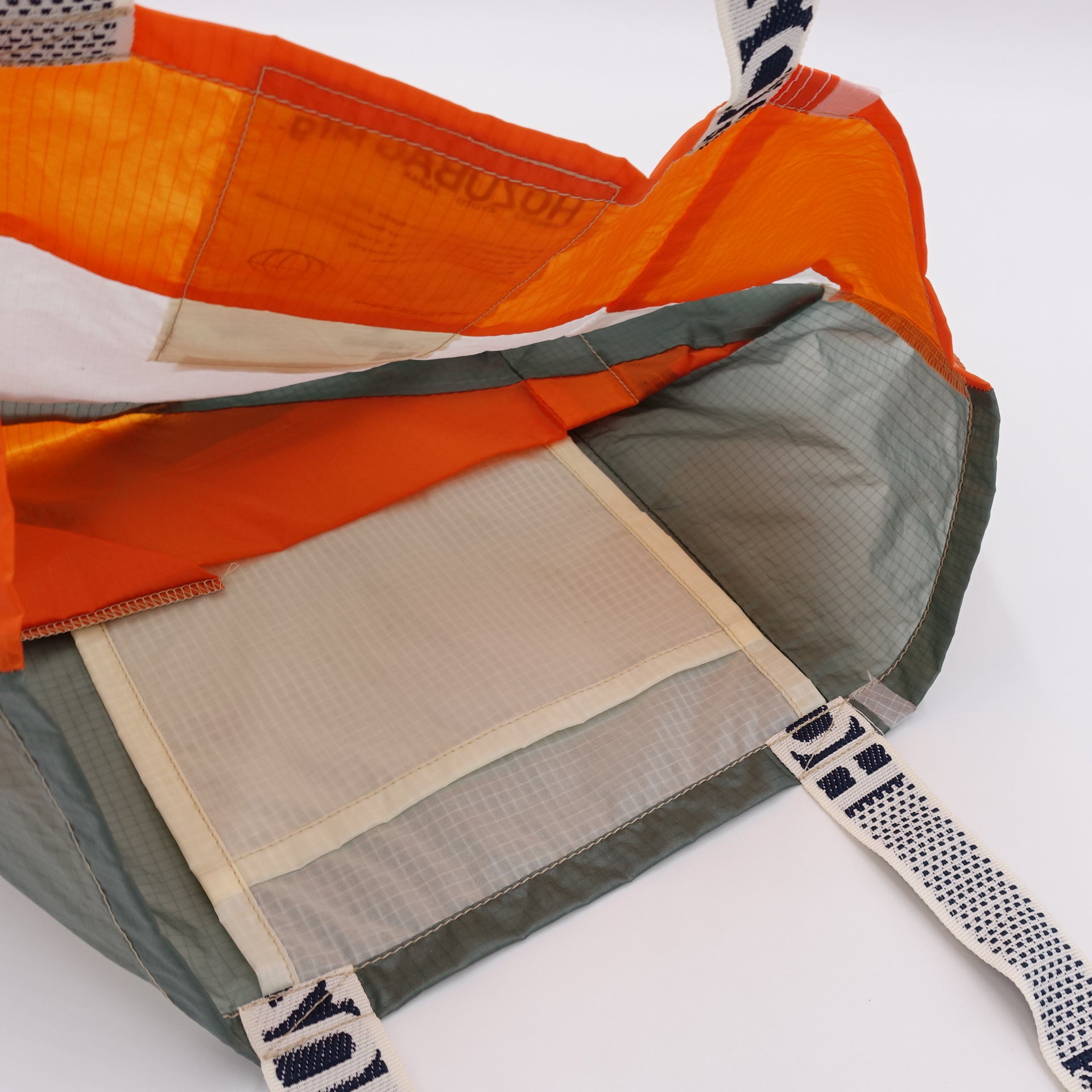 EXCLUSIVE CUT_TOTE M