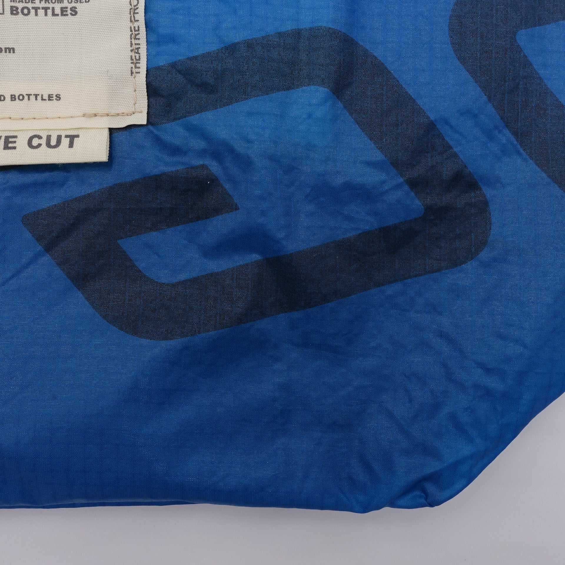 EXCLUSIVE CUT_TOTE M