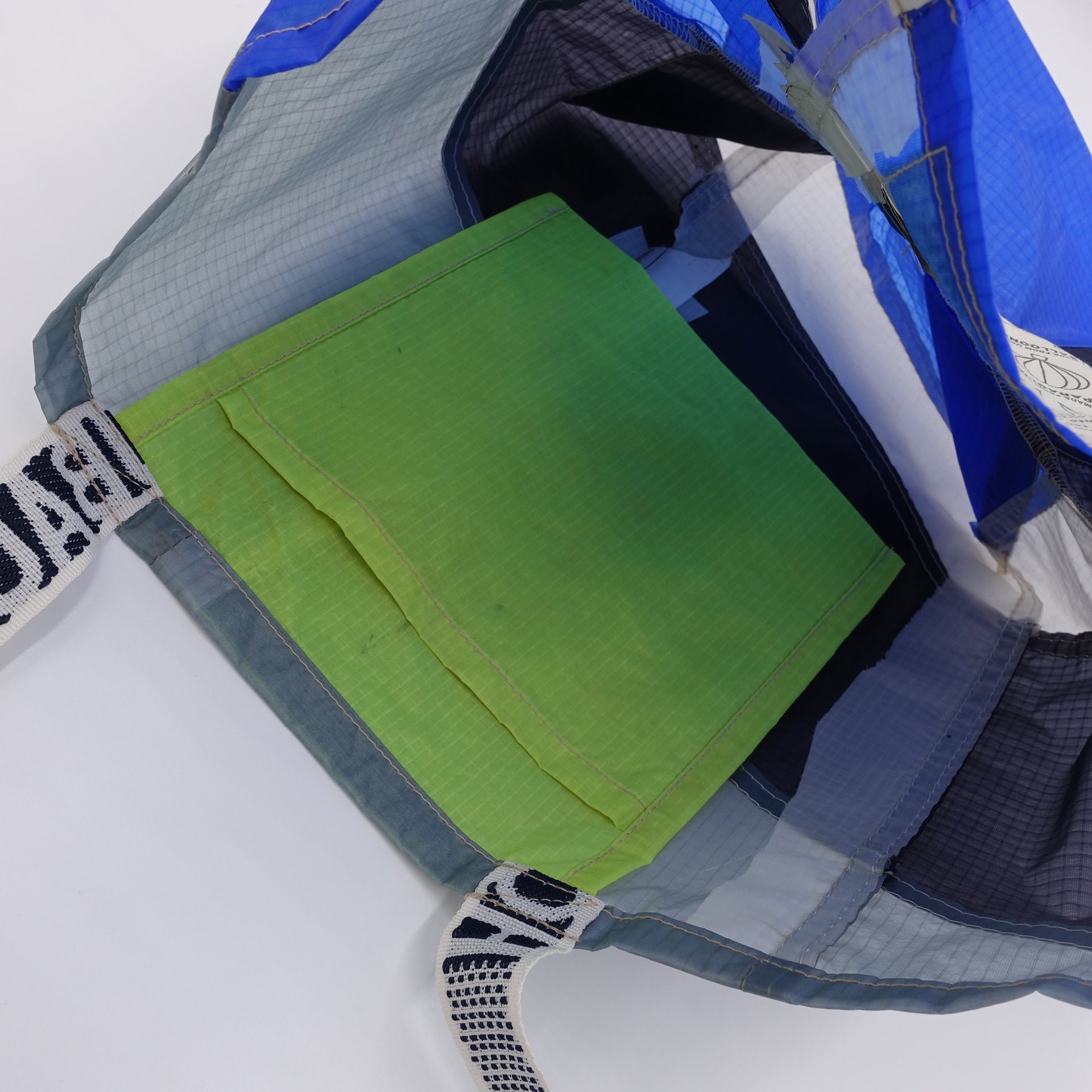 EXCLUSIVE CUT_TOTE M