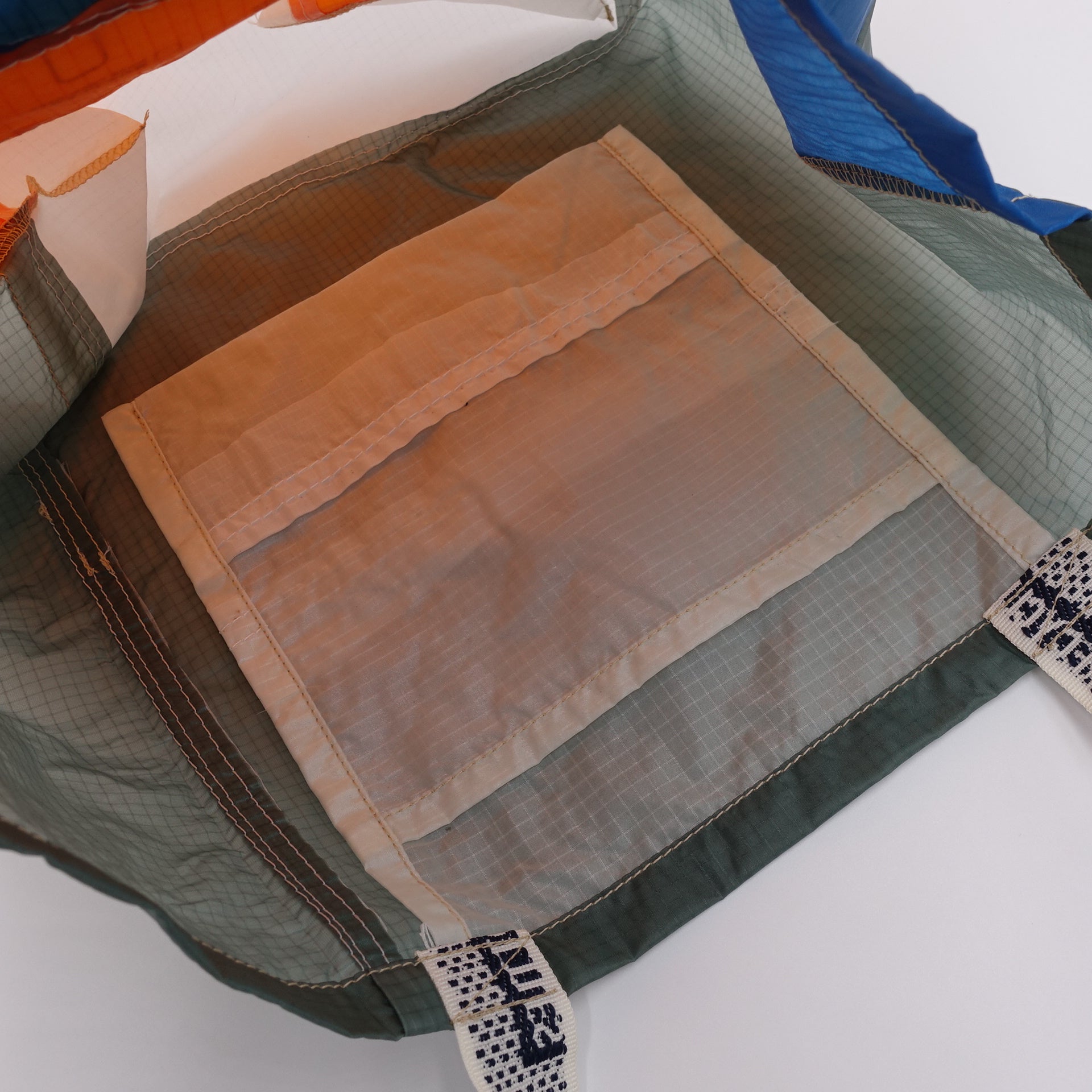 EXCLUSIVE CUT_TOTE M